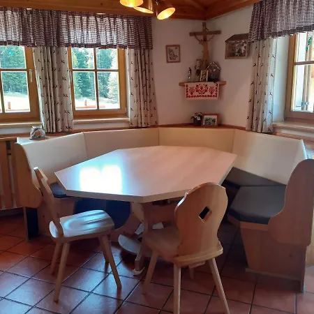 Nyaraló Lachtalhuette *