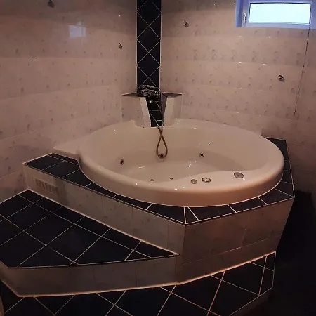 Lachtalhuette 라흐탈