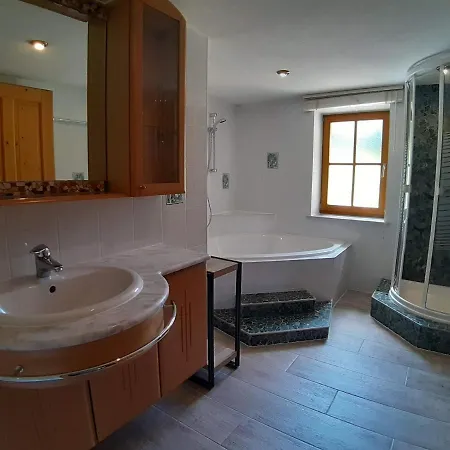 Lachtalhuette 펜션 *