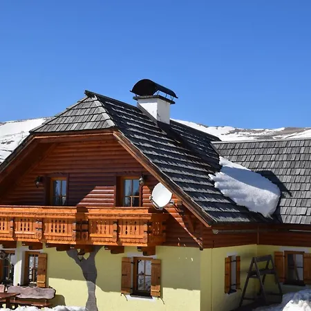 Lachtalhuette Nyaraló