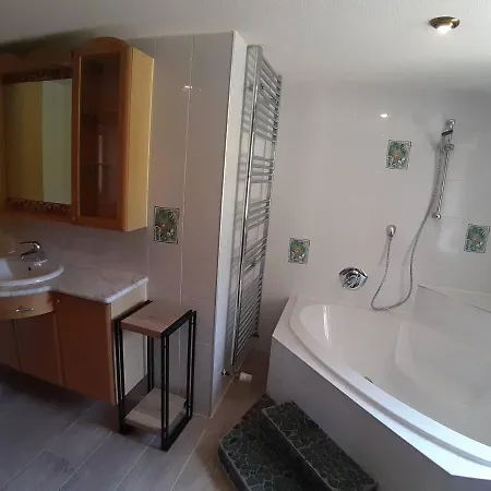 Lachtalhuette 라흐탈