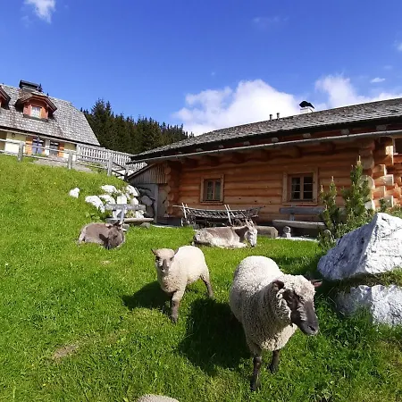 Lachtalhuette